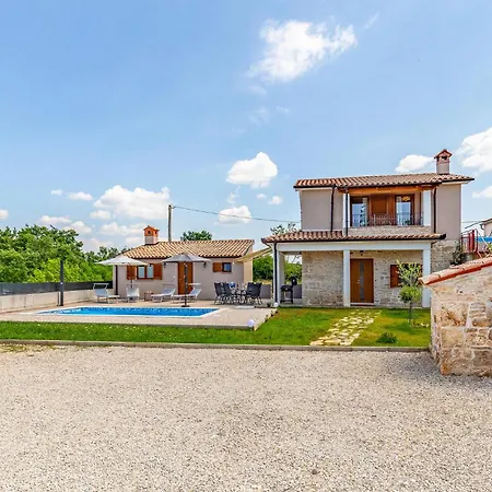 Holiday home 2 Bedroom Cozy In