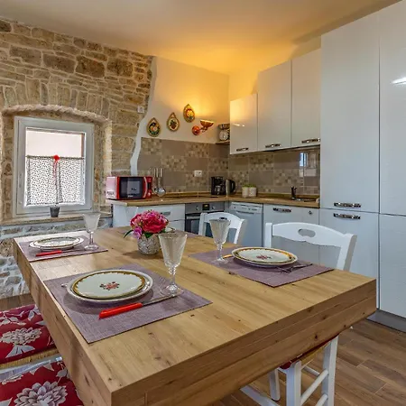2 Bedroom Cozy In Holiday home Filipana