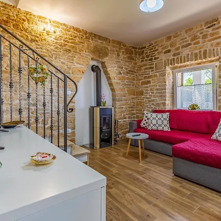 Holiday home 2 Bedroom Cozy In Filipana